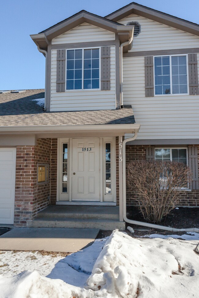 1513 Commodore Ct unit 4, Schaumburg, IL 60193 - photo 2