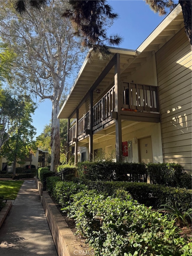 Seranado Fountain Apartments, Orange, CA 92869 - photo 3