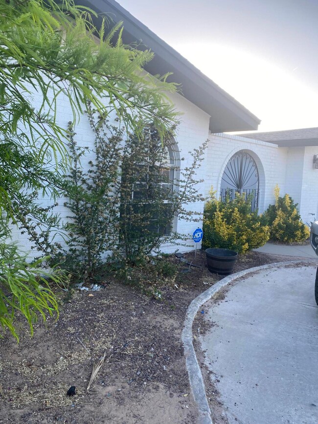 17009 Darrington Rd, Horizon City, TX 79928 - photo 2