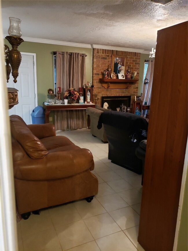 7306 Woodland Dr W, Houston, TX 77040 - photo 4