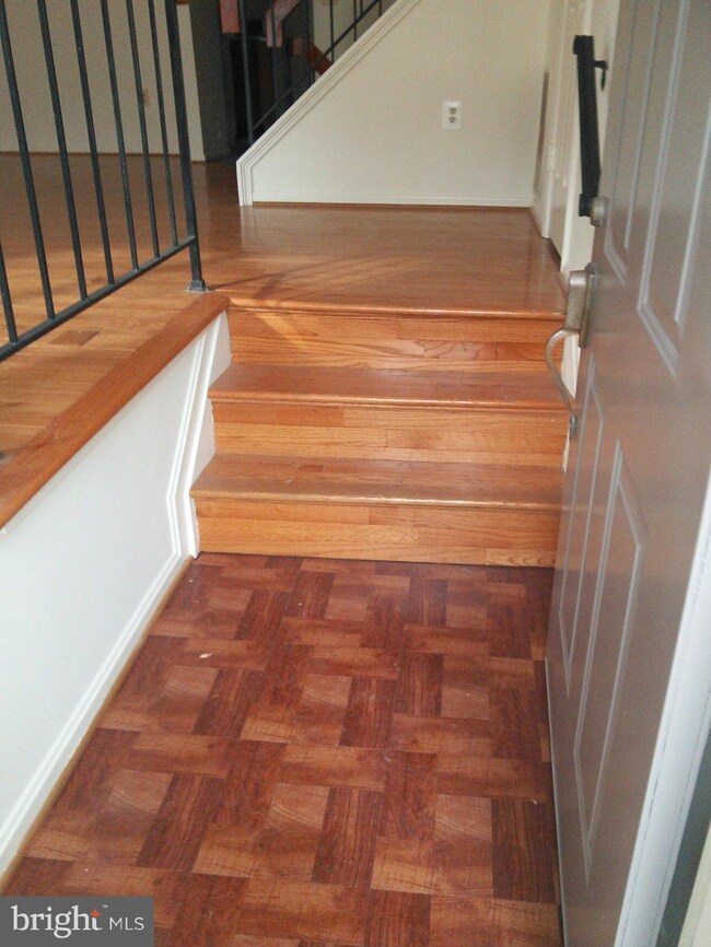 12207 Wye Oak Commons Cir unit 62, Burke, VA 22015 - photo 4