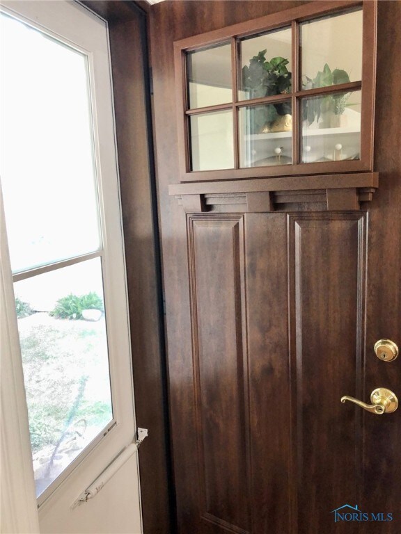 231 N Perry St, Woodville, OH 43469 - photo 2