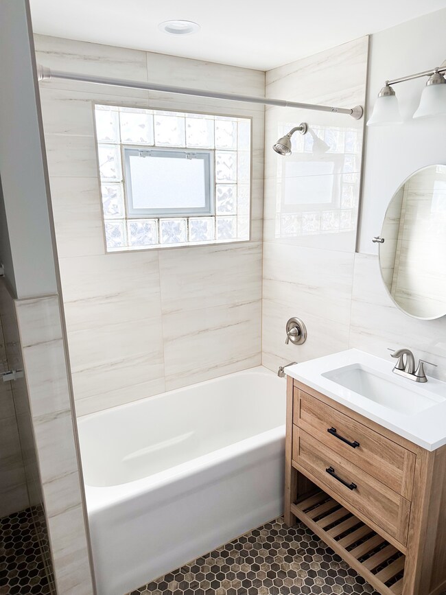 4943 W 63rd St unit 201, Chicago, IL 60638 - photo 4