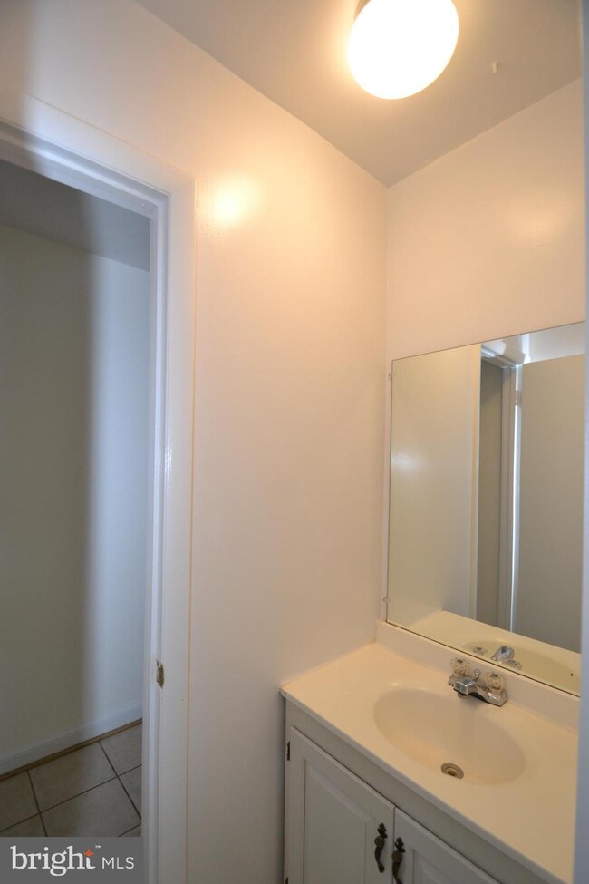 2232 Highland Ave, Falls Church, VA 22046 - photo 6