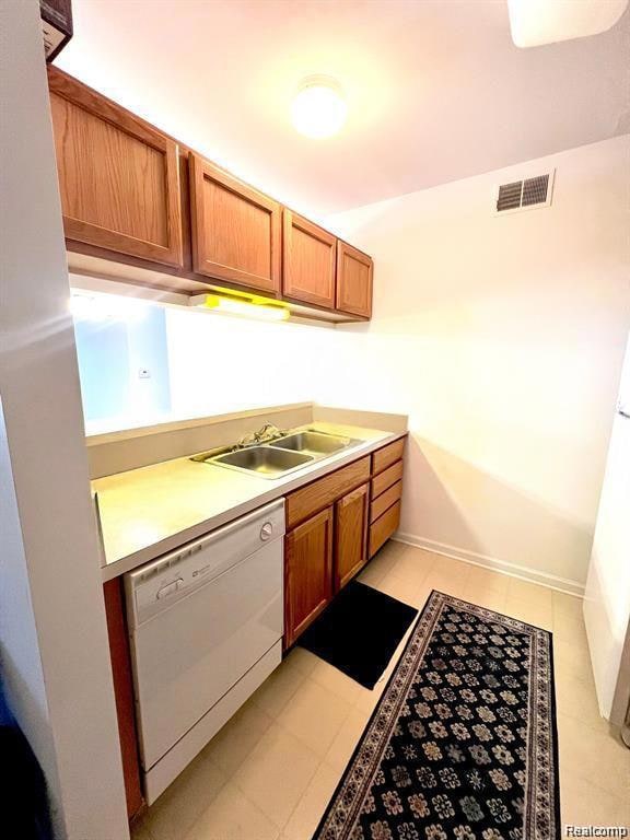 2664 S Knightsbridge Cir unit 17, Ann Arbor, MI 48105 - photo 5