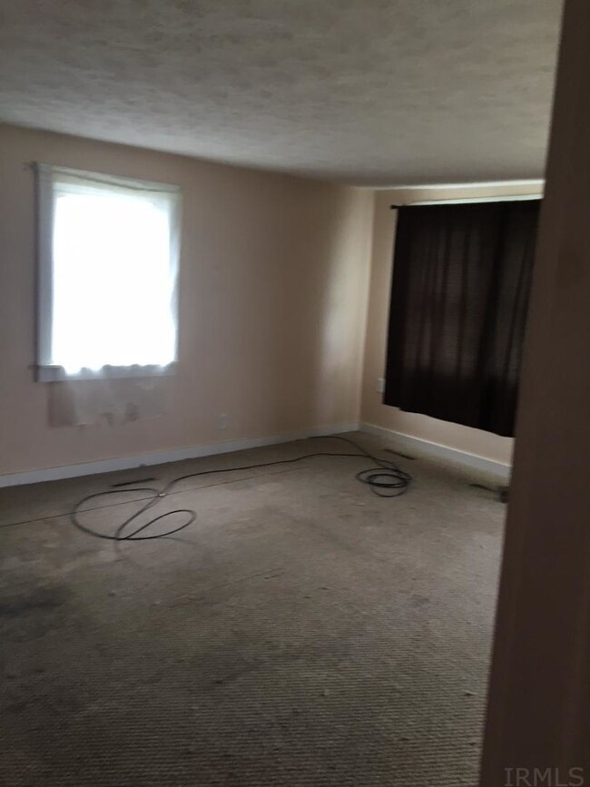 206 N Franklin St, Mentone, IN 46539 - photo 4