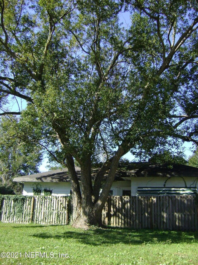5238 Colonial Ave, Jacksonville, FL 32210 - photo 4