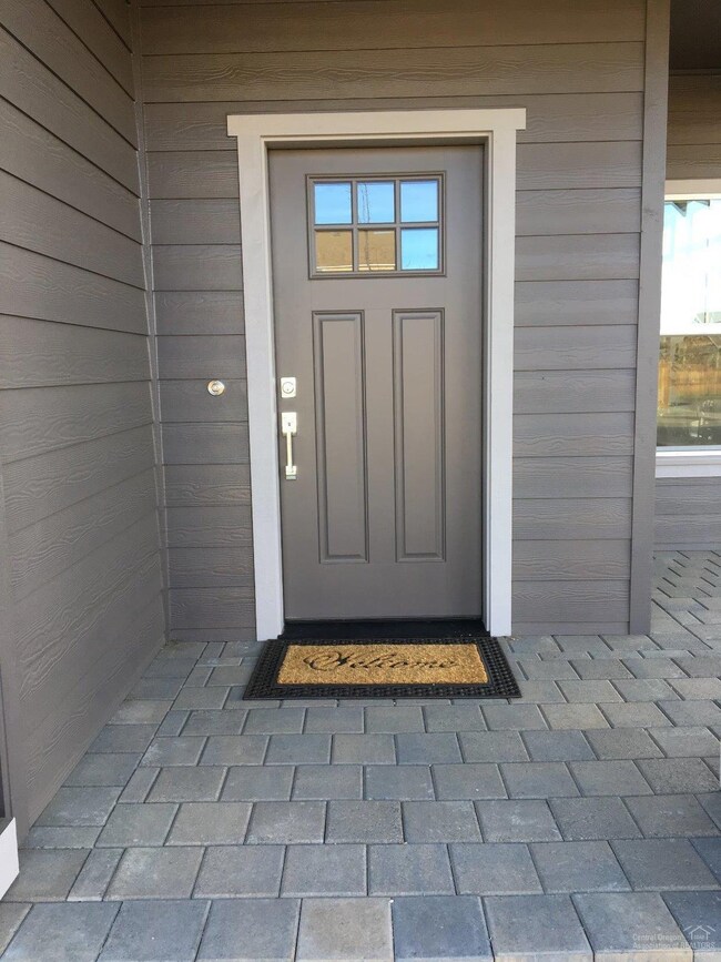 1820 NW Kingwood Ave, Redmond, OR 97756 - photo 3