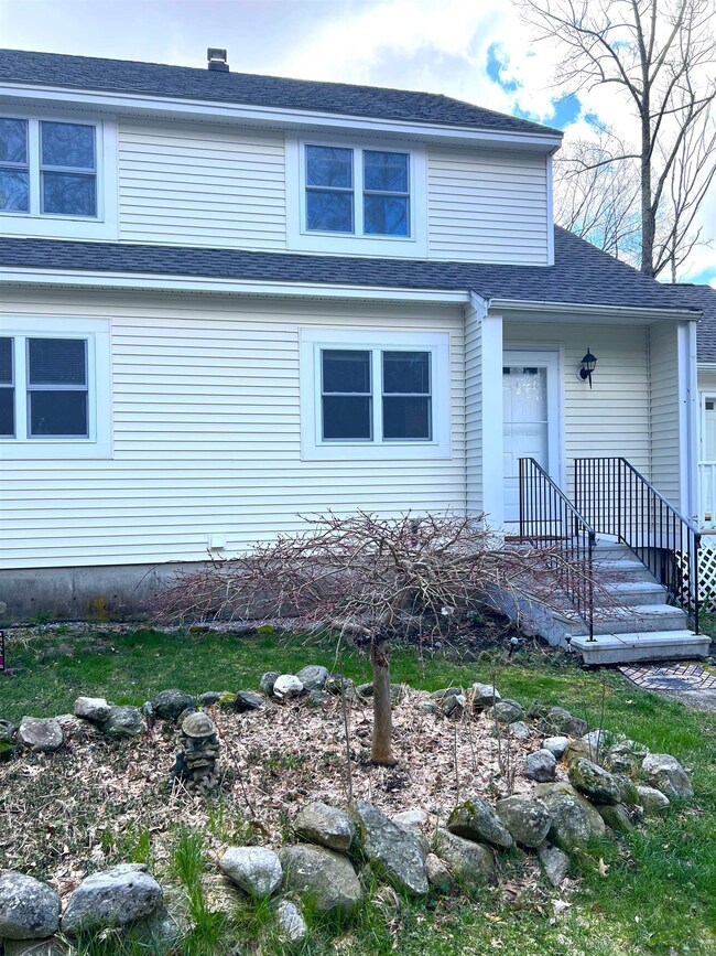 17R Pingree Hill Rd unit 17R, Derry, NH 03038 - photo 2