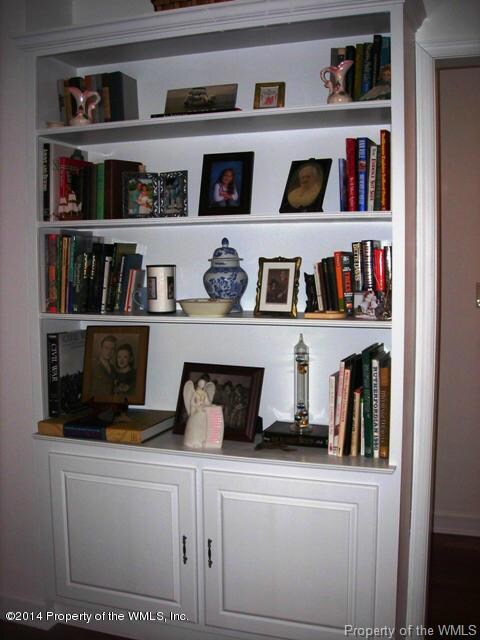 Built in Bookcases 2