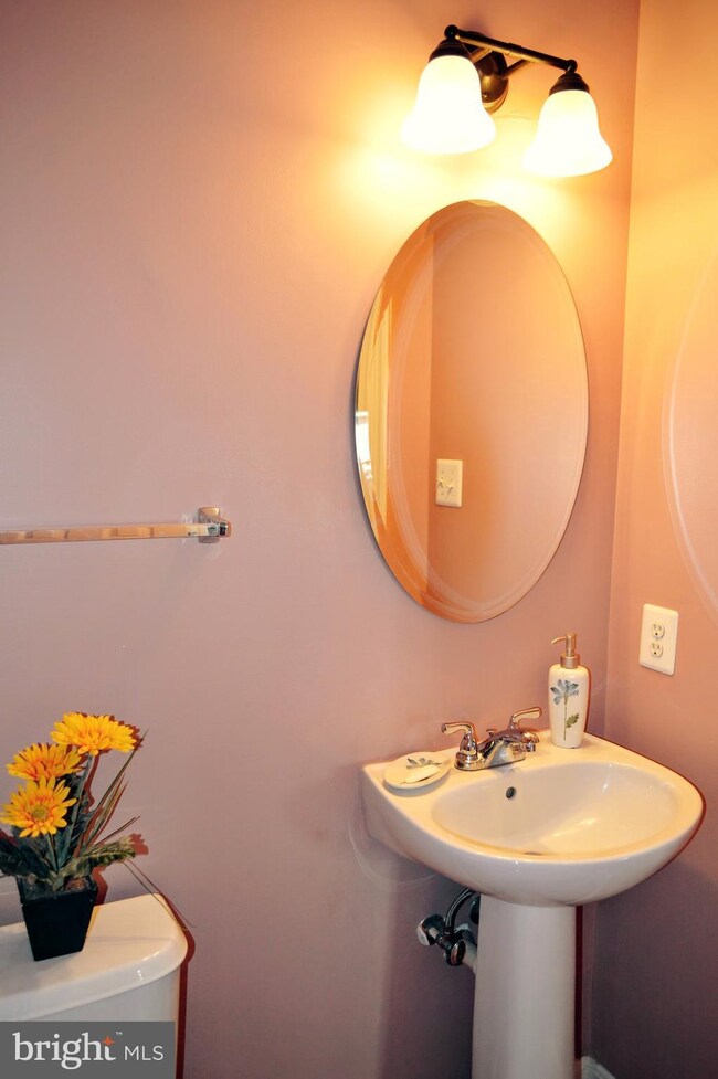 21257 Owls Nest Cir, Germantown, MD 20876 - photo 4