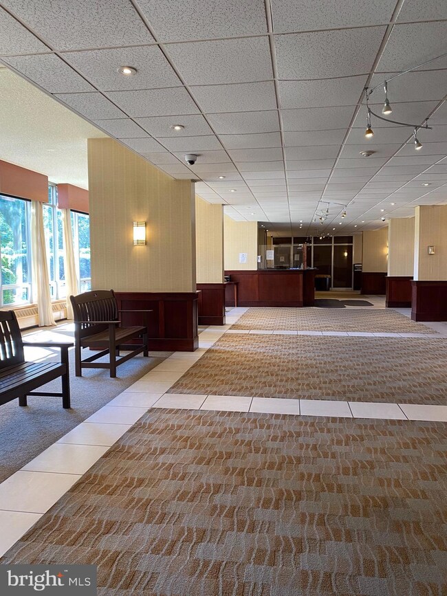 Radnor House unit 1011, Bryn Mawr, PA 19010 - photo 4