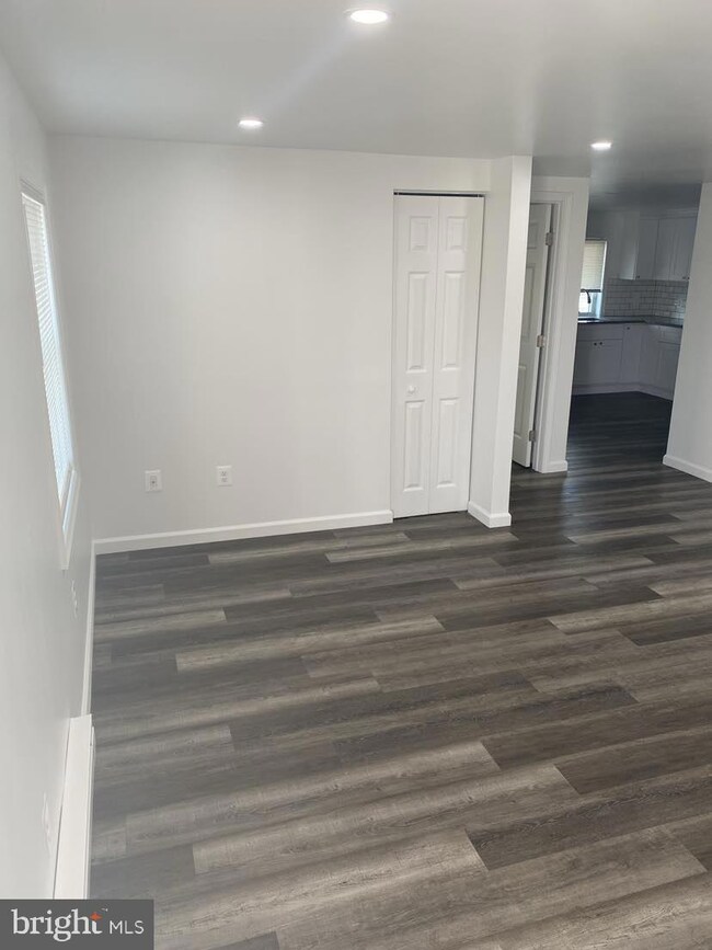 120 W 4th Ave unit 1, Ranson, WV 25438 - photo 2