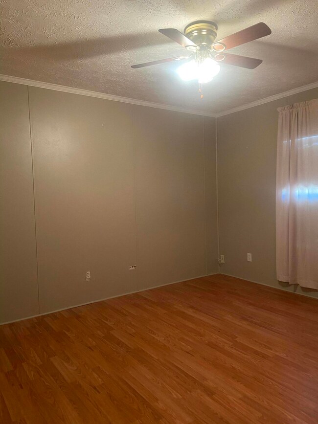 205 N 3rd St, Watauga, TN 37694 - photo 5