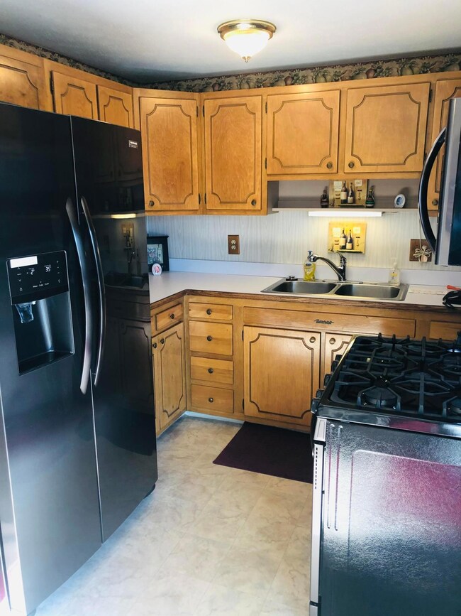 1000 Harwood Dr, Columbus, OH 43228 - photo 5