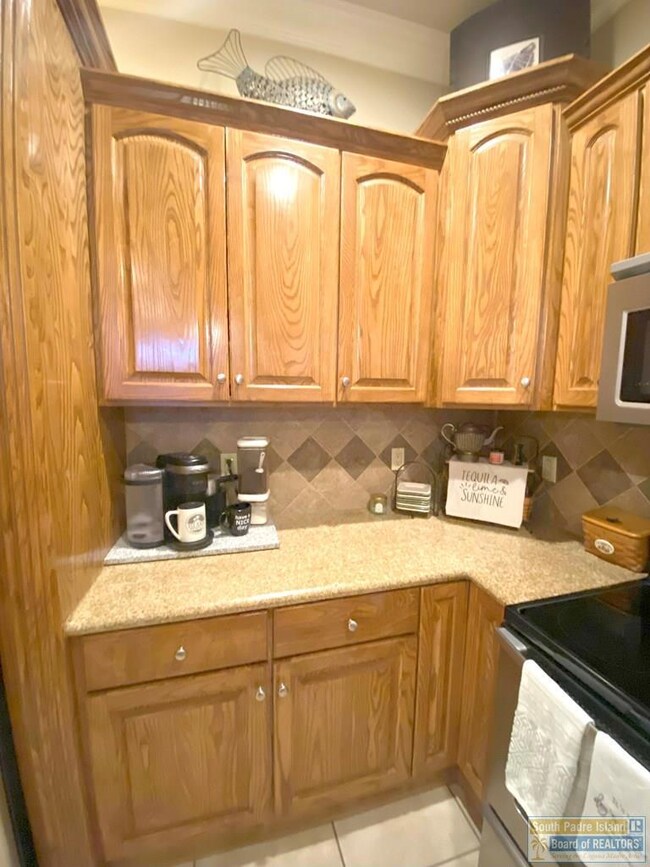 106 W Capricorn Dr unit B, South Padre Island, TX 78597 - photo 6