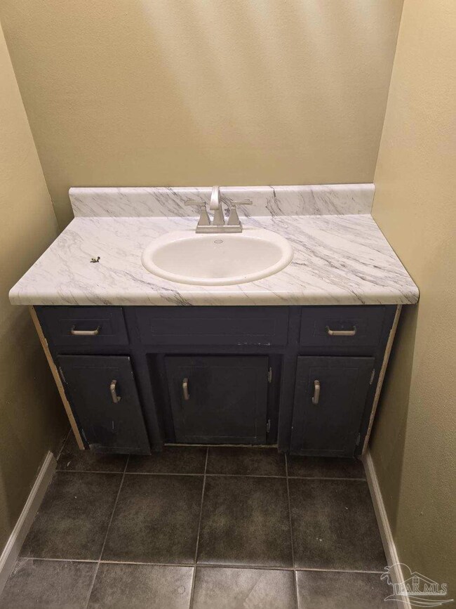 537 Petros Cir unit C, Pensacola, FL 32505 - photo 5