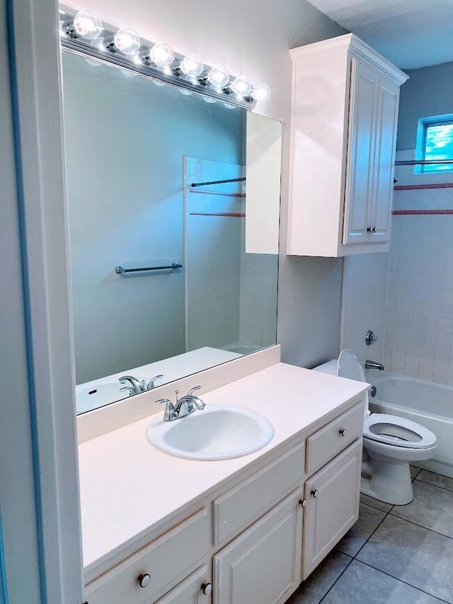 Hall bathroom downstairs.