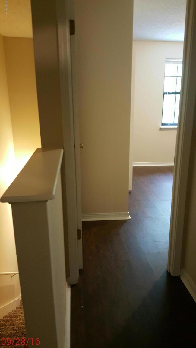 4400 Melissa Ct W, Jacksonville, FL 32210 - photo 4