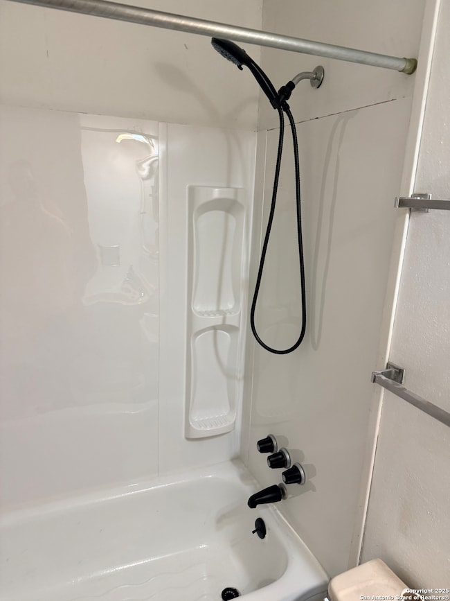 122 E Hart Ave, San Antonio, TX 78214 - photo 3