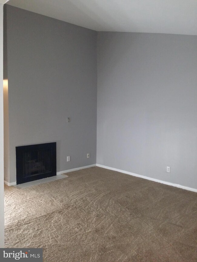 11810 Breton Ct unit 22D, Reston, VA 20191 - photo 2