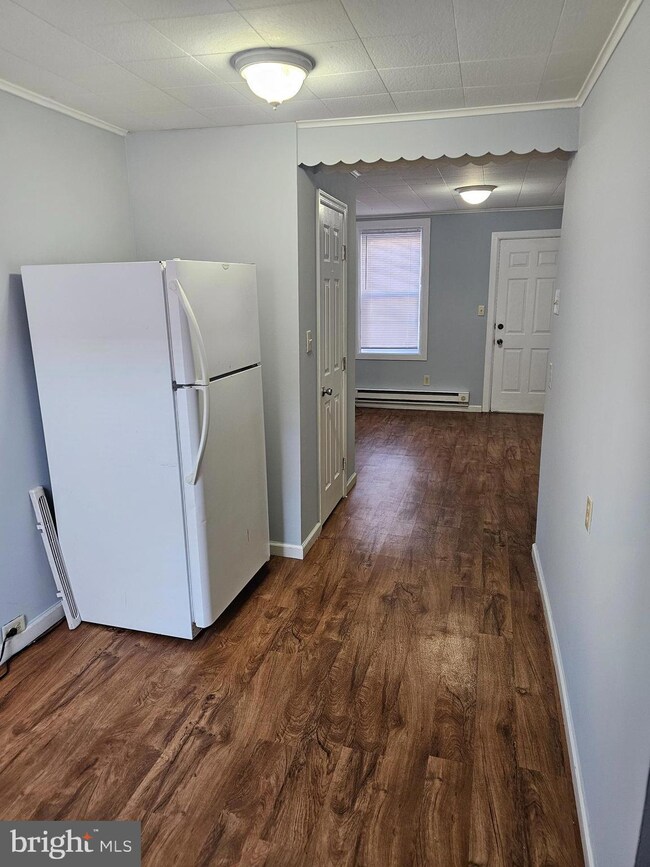 1034 Spruce St, Reading, PA 19602 - photo 4