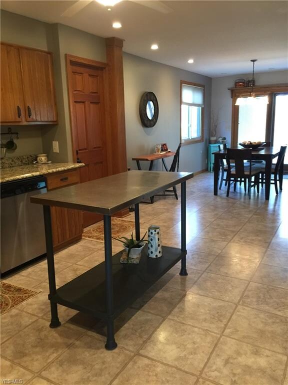 21387 Mastick Rd, Cleveland, OH 44126 - photo 2