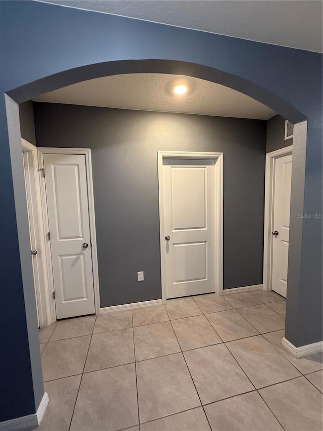 33318 Hamilton Hill Ln, Wesley Chapel, FL 33545 - photo 7