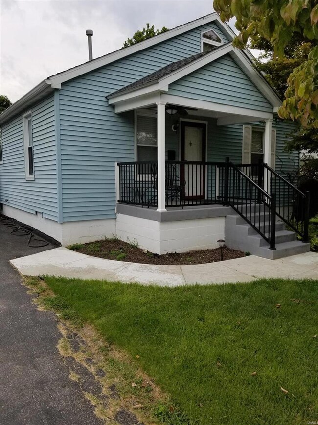 Move in Ready! Rehabbed 3 bedrooms 2 baths and a club house!