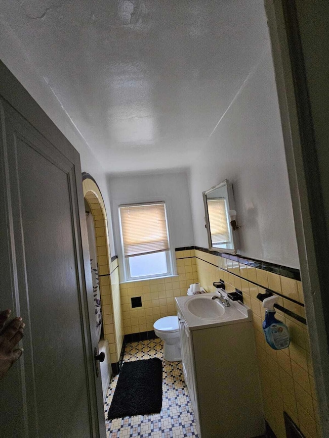 11766 Engleside St, Detroit, MI 48205 - photo 7