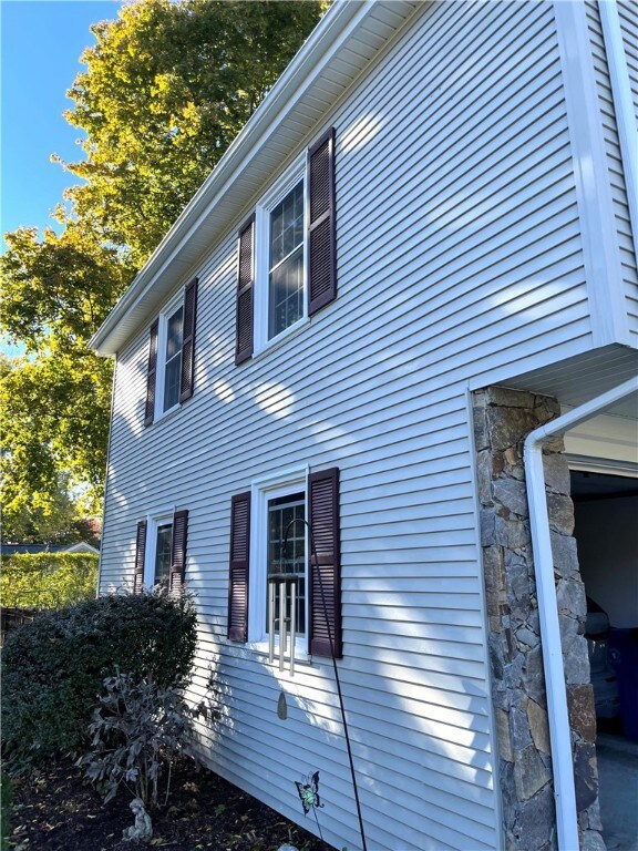 28 Knoll Crest Dr, Cumberland, RI 02864 - photo 2