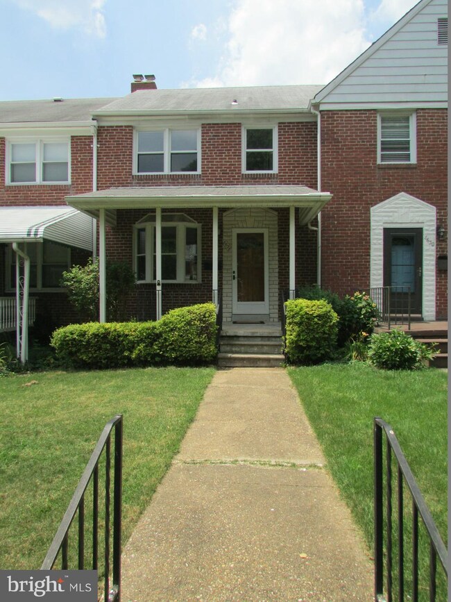 8628 Rock Oak Rd, Parkville, MD 21234 - photo 2