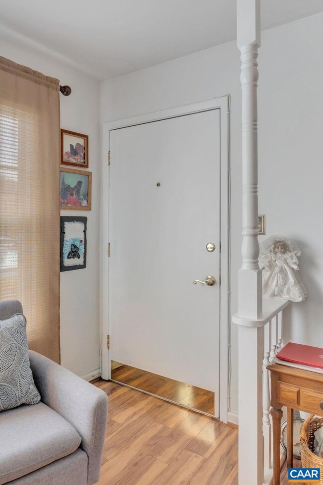 2527 Hydraulic Rd unit 9, Charlottesville, VA 22901 - photo 7