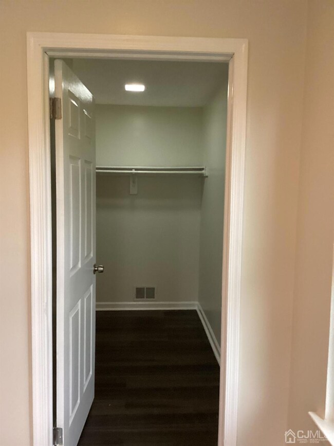 253 Hampshire Ct unit F1, Piscataway, NJ 08854 - photo 3