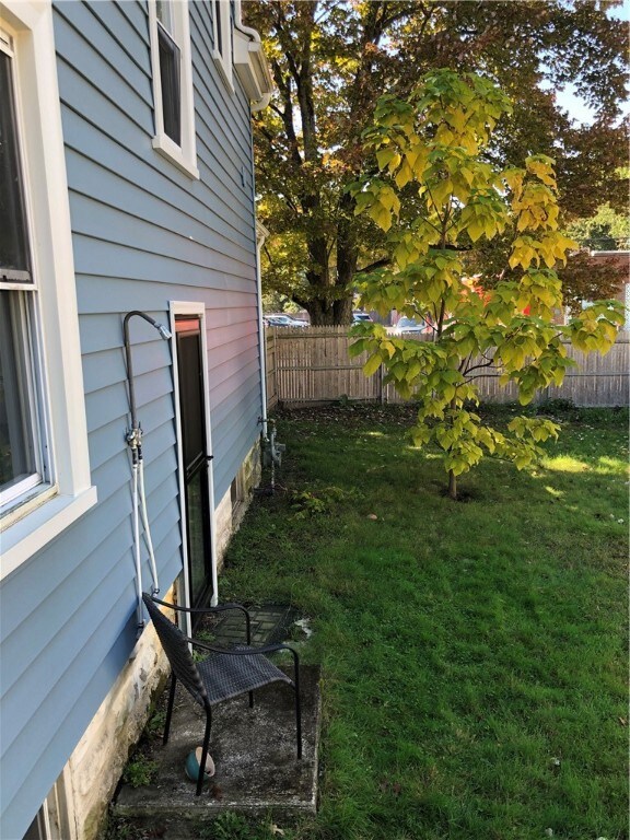 652 Oakland Beach Ave, Warwick, RI 02889 - photo 7