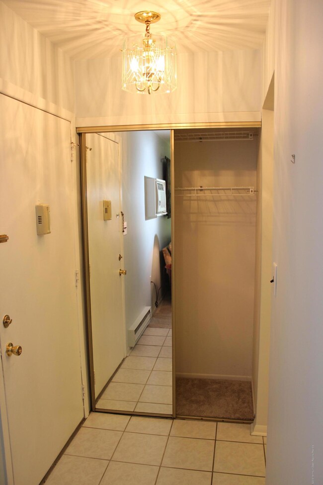 2a Foyer entry