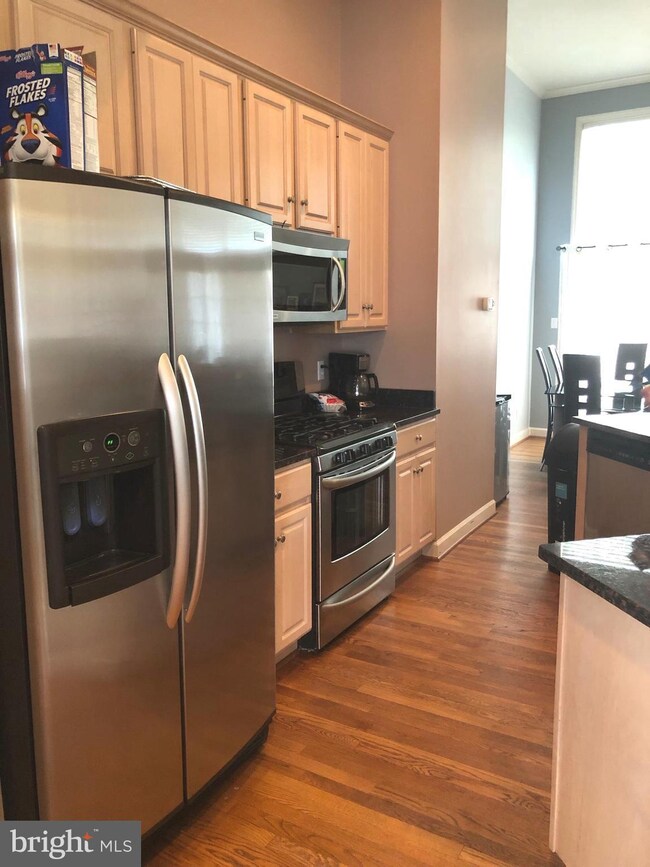 4020 Dogberry Ln, Fairfax, VA 22033 - photo 2