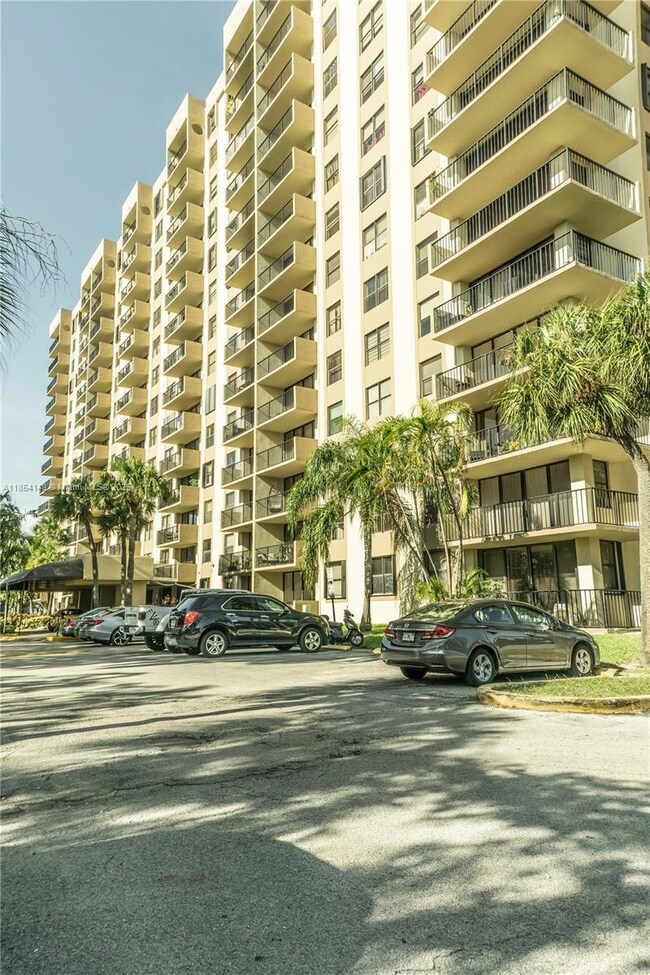 Greenwich Condominiums unit A1415, North Miami, FL 33161 - photo 2