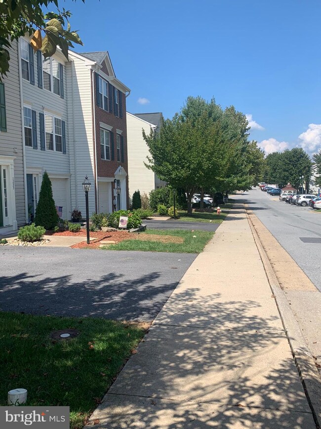 1233 Steed St, Ranson, WV 25438 - photo 2