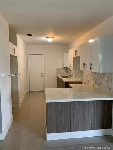 17831 Myrtle Lake Dr, Miami Gardens, FL 33056 - photo 4