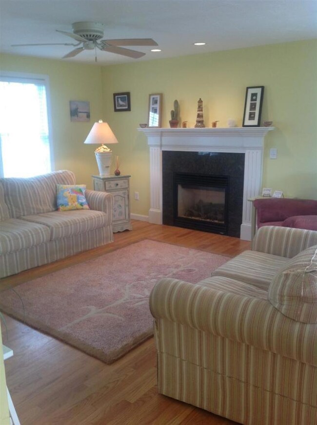 549 Center St unit 6, Dennis Port, MA 02639 - photo 4