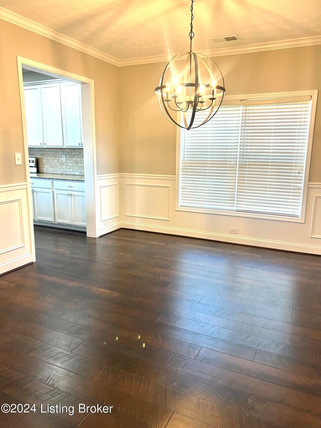 11701 English Meadow Dr, Louisville, KY 40229 - photo 6