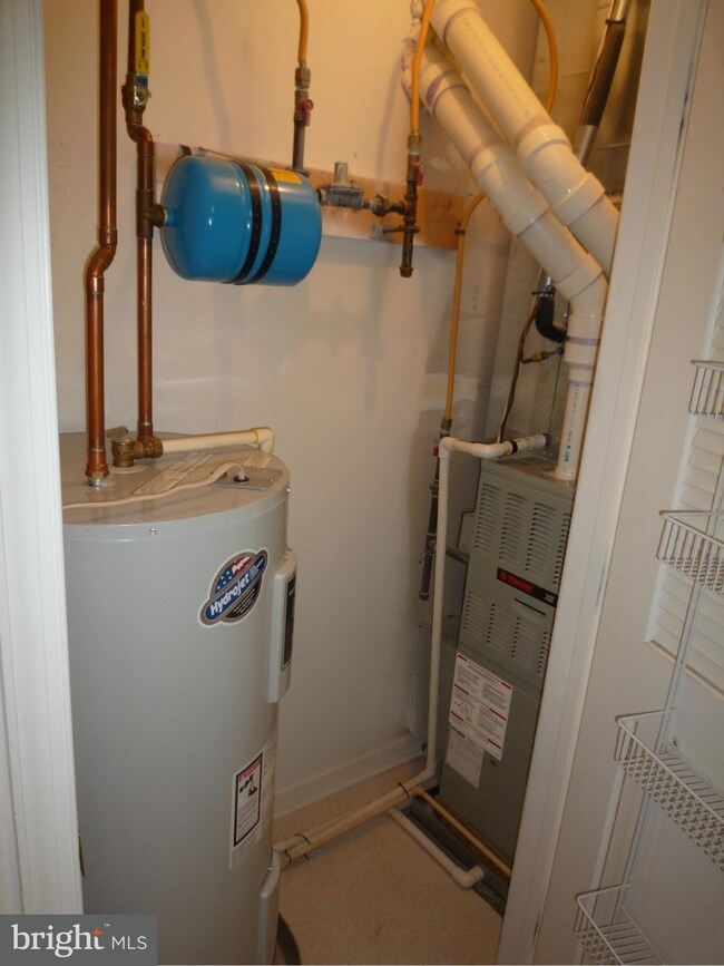 6502 Ridenour Way E unit 2B, Sykesville, MD 21784 - photo 7