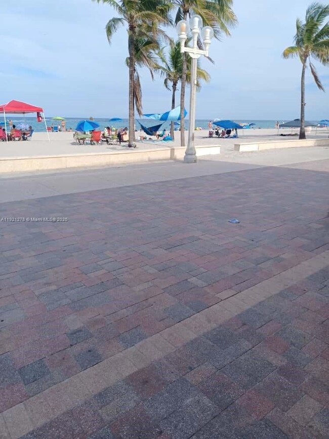 322 Nebraska St unit 1, Hollywood, FL 33019 - photo 2