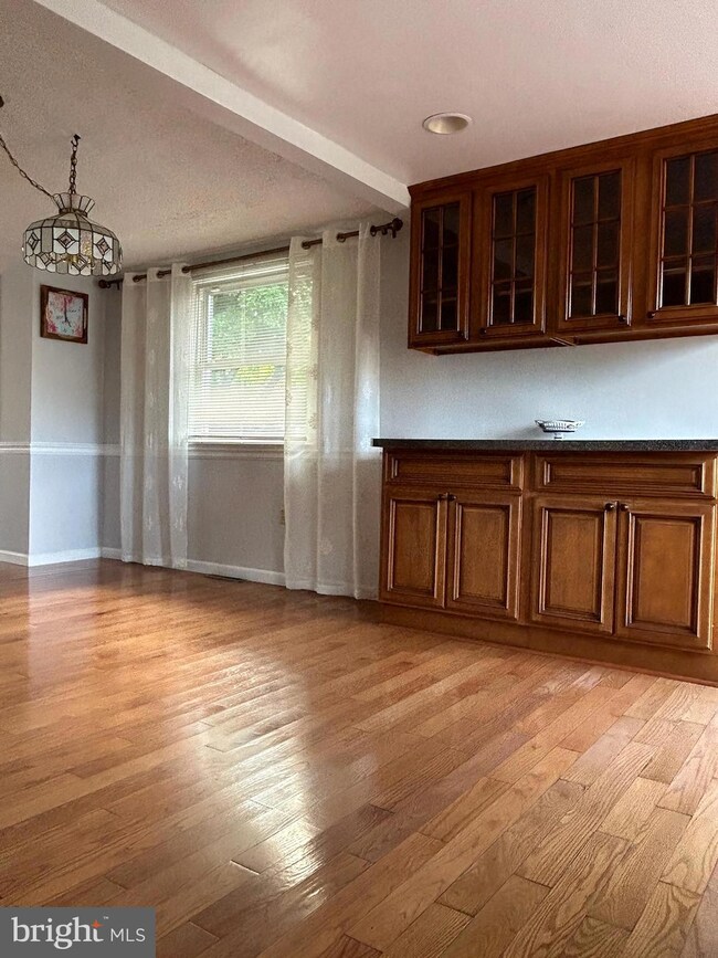 112 W Sylvan Ave, Morton, PA 19070 - photo 7