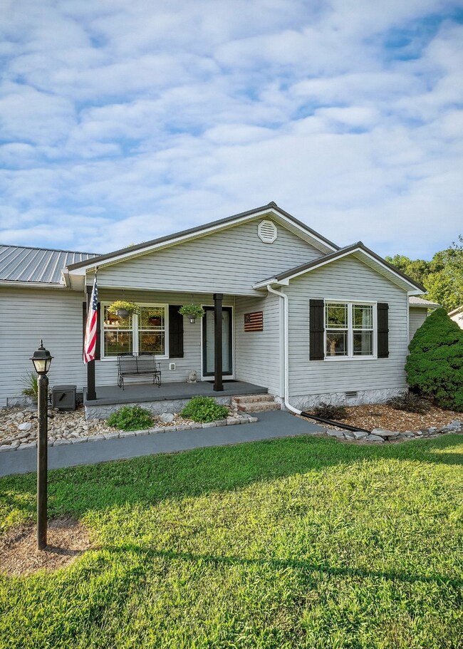 215 Walnut Trace, Sparta, TN 38583 - photo 6