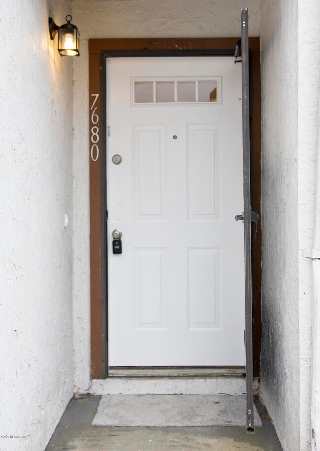 7680 Melissa Ct N, Jacksonville, FL 32210 - photo 2