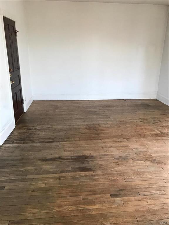 THE OTHER END OF THE LIVING SPACE