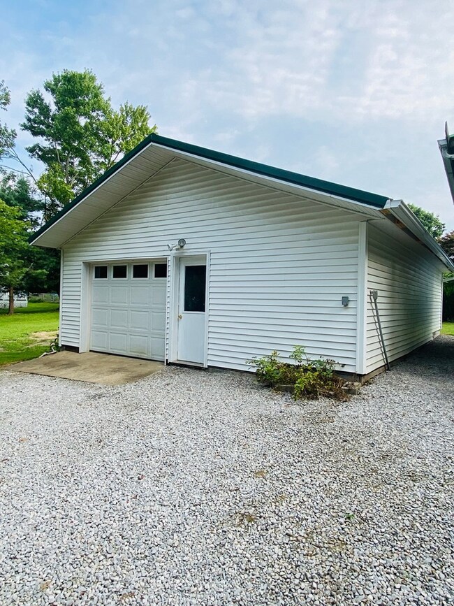 223 N Union St, Loudonville, OH 44842 - photo 3