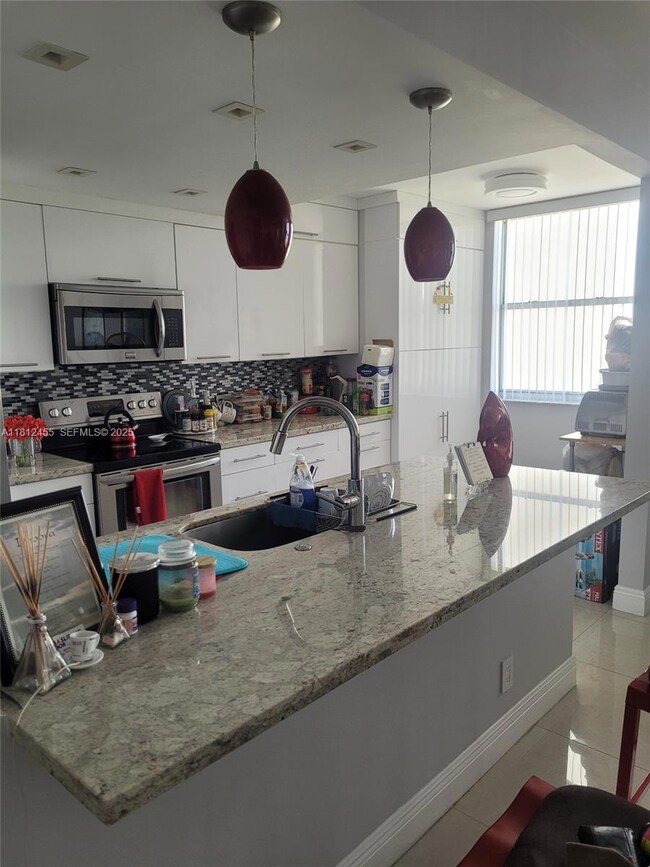 Hillcrest East No.23 unit 619, Hollywood, FL 33021 - photo 7